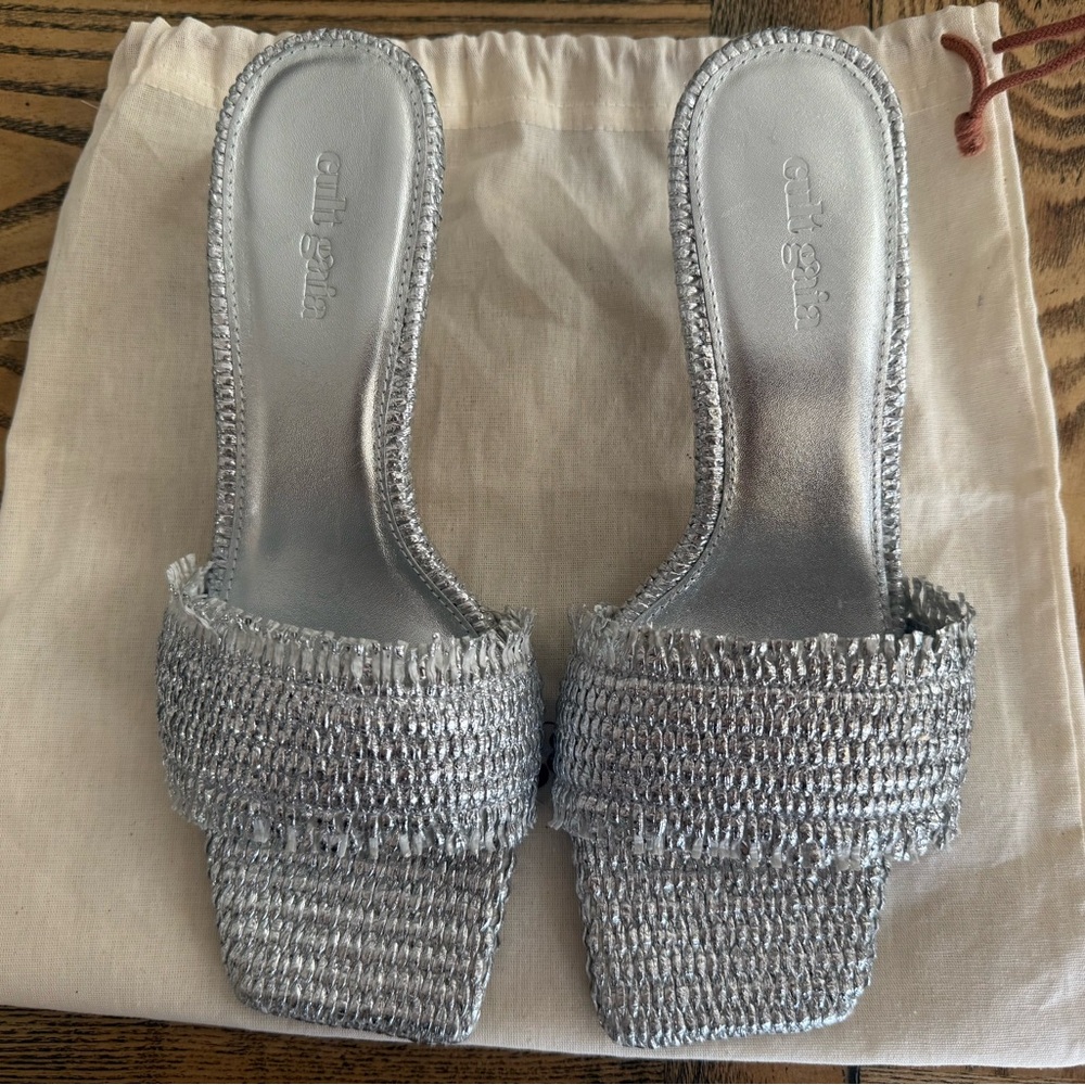 NWT Cult Gaia Ada Metallic Raffia Mules in Silver Size 37.5 - Picture 2 of 6